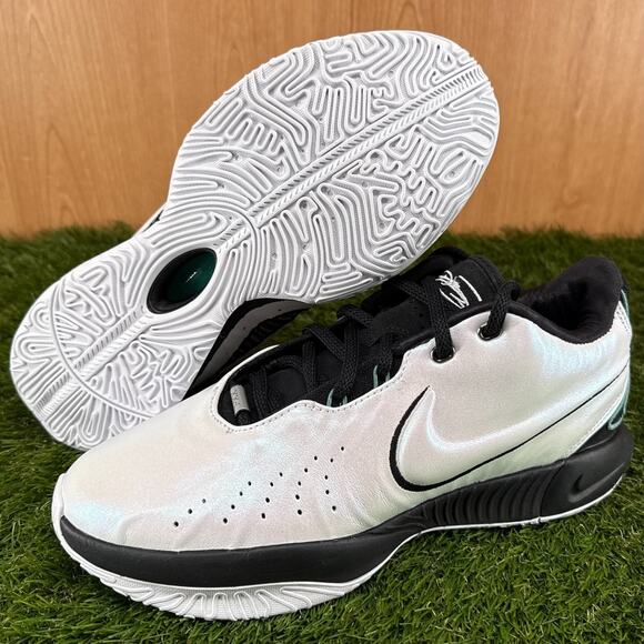 Nike LeBron 21 Conchiolin Basketball Shoes HF5841-100 White Black Men’s Size 8